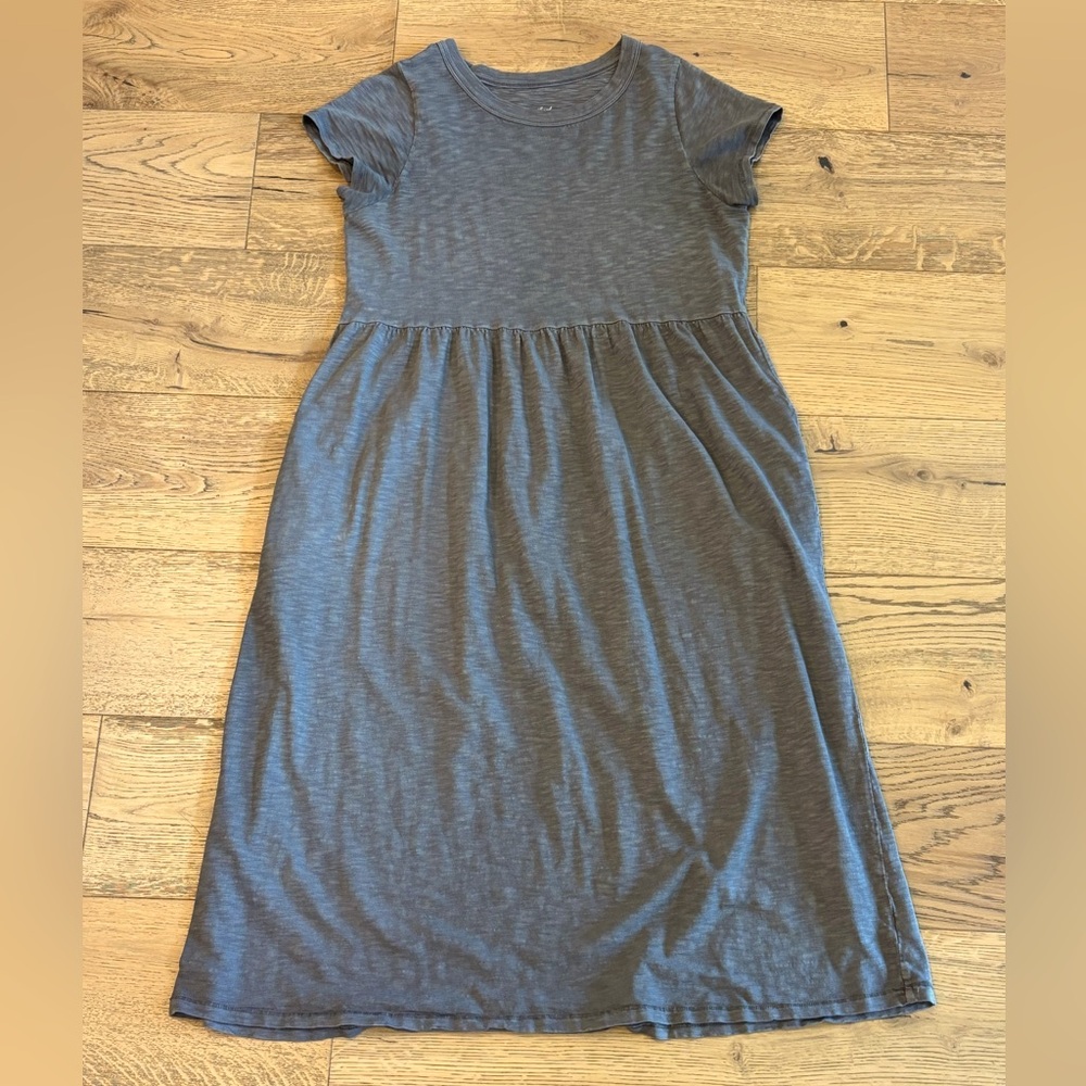 UNIVERSAL THREAD Goods Co - Gray T-shirt Dress - Super Comfy!  Midi w/ pockets!